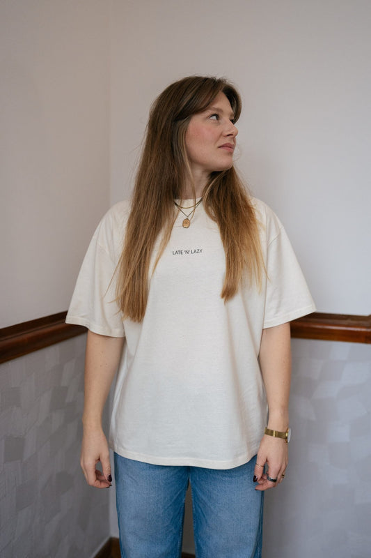 T-Shirt Classic "NICHT ALLES MUSS SITZEN" - LATE 'N' LAZY -