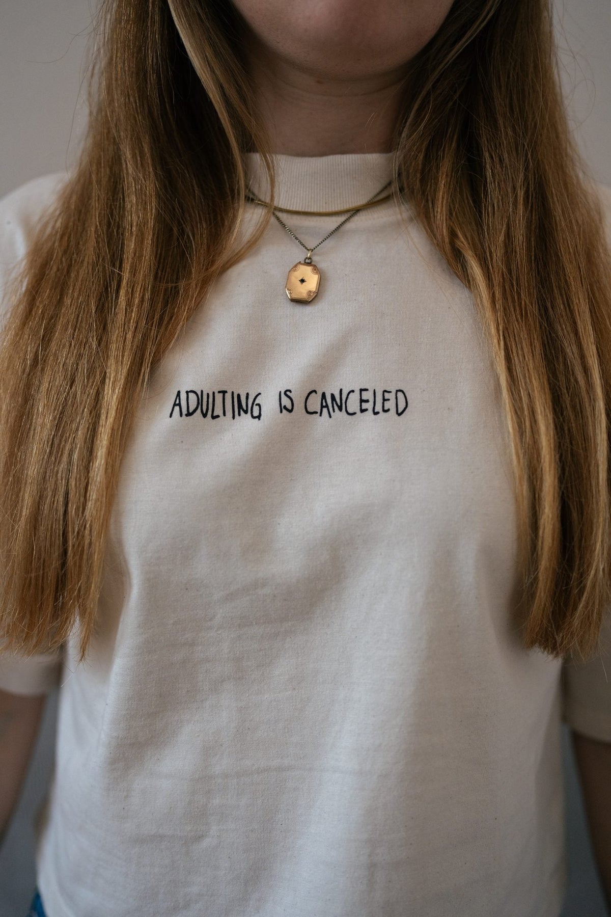 T-Shirt Cropped "ADULTING IS CANCELED" - LATE 'N' LAZY -